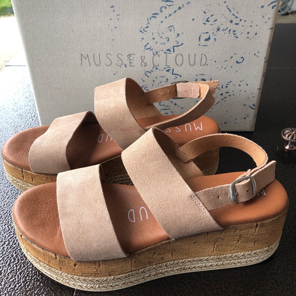 Musse & Cloud platform (flatform) sandals